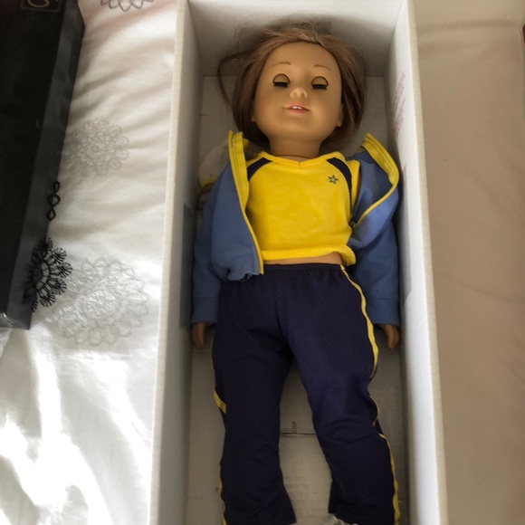 American girl doll - Picture 2 of 3